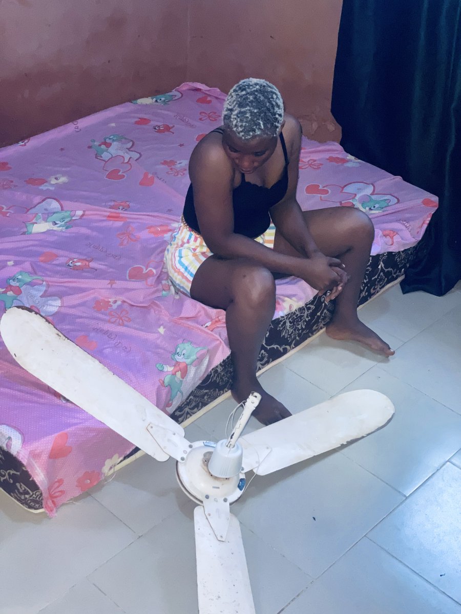 OneModupe's tweet photo. This morning my ceiling fan just fell 💔😭
Thank God it wasn’t hanging directly over my bed.
I’m so grateful to God 😩🤲 https://t.co/0YV1Dd8LYK