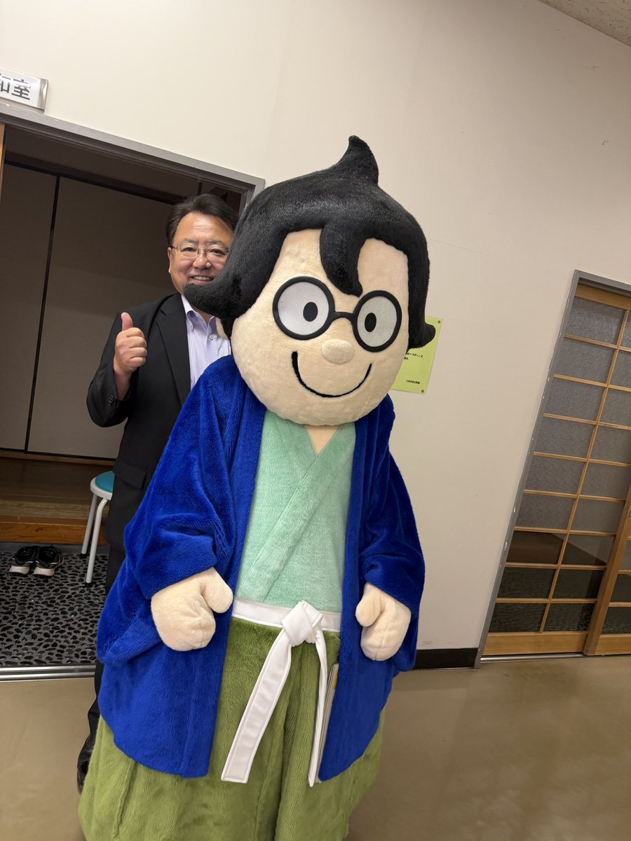 Takiguchi20216's tweet photo. 八木が谷地区社会福祉協議会事業「キッチンパパ（男性の料理教室）」を開催しました！

今回は子どもたちも一緒に参加し、会場は笑顔いっぱい！
船えもんも登場し、大いに盛り上がりました！

#八木が谷地区社会福祉協議会 #キッチンパパ #男性料理教室 #世代間交流 #船えもん #船橋市 https://t.co/krss9og7ET