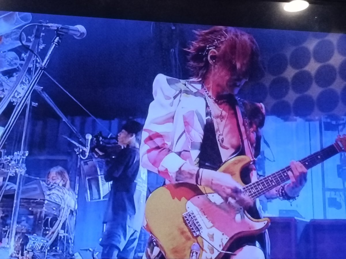hulamayu's tweet photo. @SUGIZOofficial オフ会帰りだぴょん🐸
オフ会は自分が生きてることを実感させてくれる時間。。
「また会おう。」（クイズ※誰のセリフでしょう？） https://t.co/t90fUWujd3