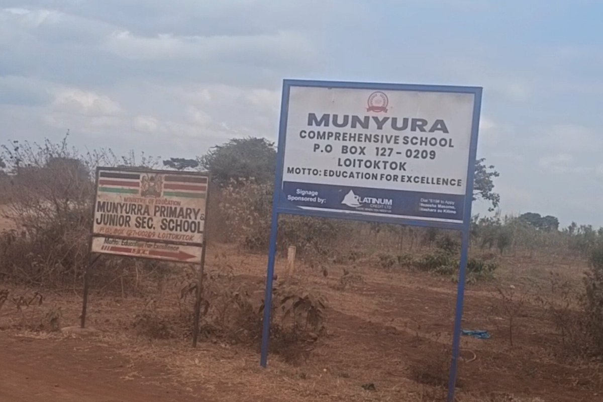 camcokenya's tweet photo. Happy Client. 

We paid a visit, ad we did a (Free) delivery of LOVOL TD904 to our latest client in Manyura, near the Tanzania boarder. 

Our  technician conducted the operator training as we did the official handover of the machine. 

LOVOL is now almost in every corner of Kenya https://t.co/HqTCDFXFP5