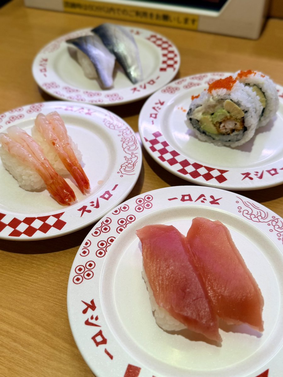 negitoro365's tweet photo. 昨日マグロ見てきたから今日のお昼はお寿司だったよ〜 https://t.co/5COK9saiQK