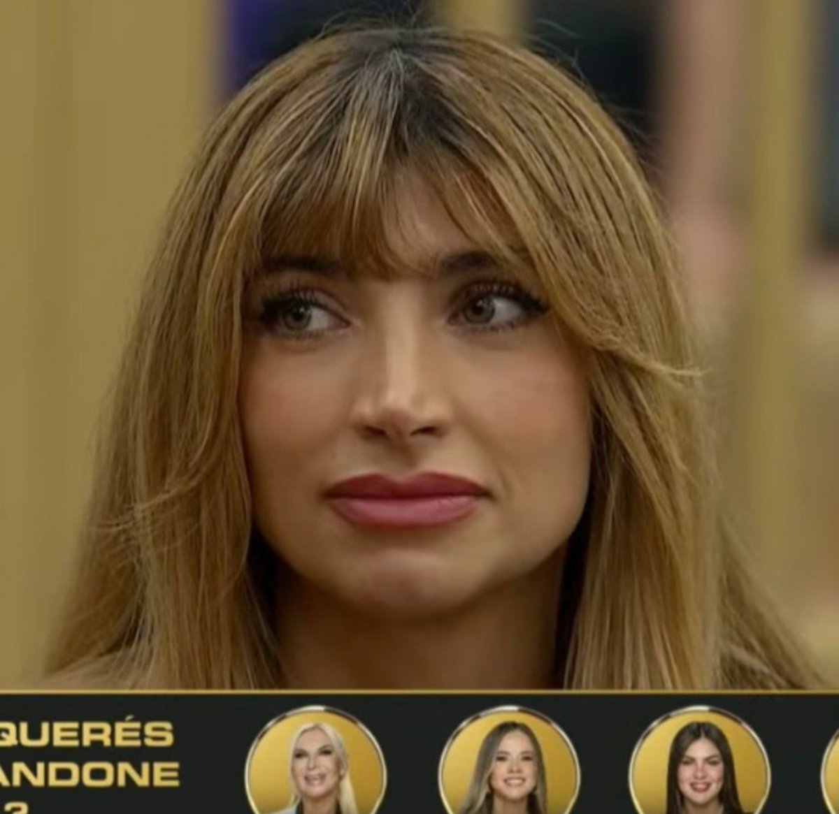 COMOMIAMORR's tweet photo. ¿QUIEN ABANDONA LA CASA? 

❤️ SOL

🔄 CAMPANITA 

#GranHermano https://t.co/ztTxYMnicu