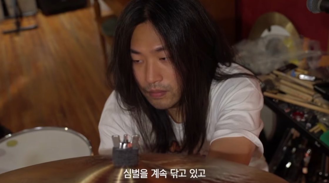 duddlingan's tweet photo. 수염이 입가에 털 묻은 것처럼 나신다 https://t.co/ddT8ubgTh1