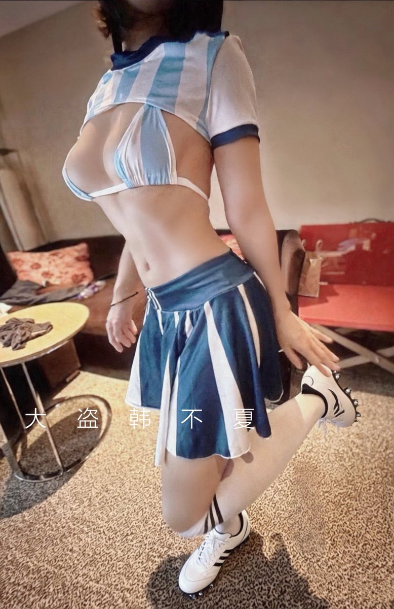 Notcoffeehead's tweet photo. 可惜🇦🇷输了 只能在足球宝贝身上狠狠发泄了🫪

#足球宝贝
#同房不换
#情侣
#暴露女友
#chudai https://t.co/bWNsJMipTu