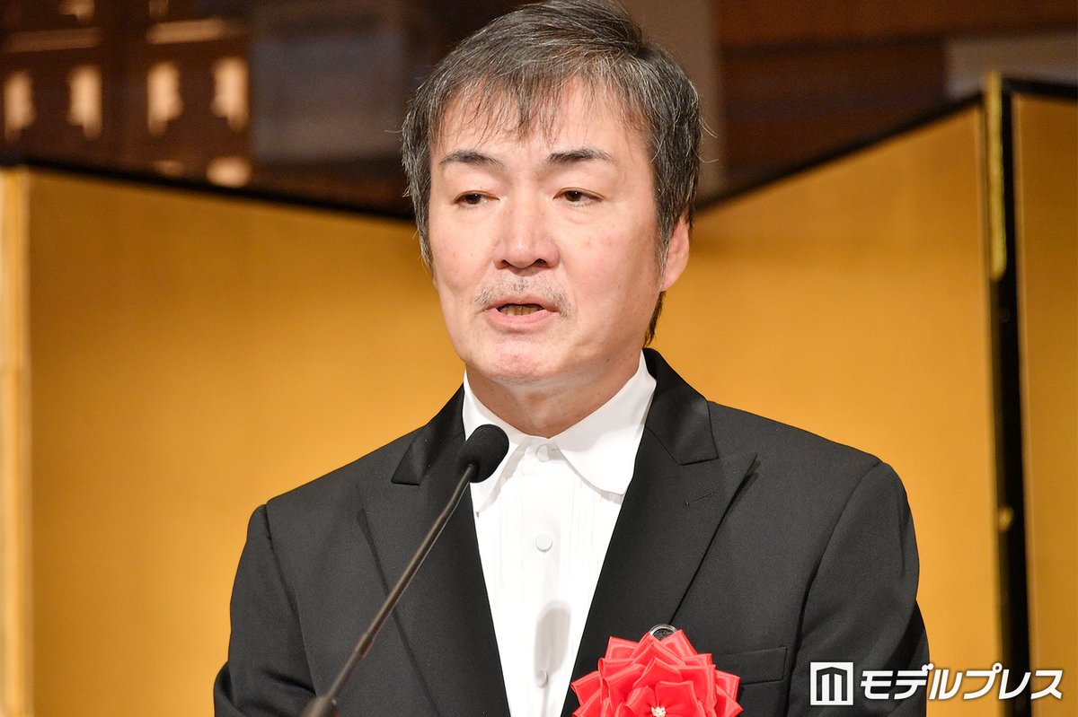 modelpress's tweet photo. 福山雅治、東野圭吾さんとの秘話明かす
「先生」と呼ばない理由とは
https://t.co/U6wgzCSygT

福山は、映画「容疑者Xの献身」の主題歌「最愛」を流しながら、東野さんとの思い出を回想。「先生って言うのやめてくださいよ」「寂しいじゃないですか」と言われたことをきっかけに、「東野さん」と呼ぶようになったことを明かした。また、「人をものすごく大切にされる方」「だからやっぱり人が集まるし、人が一生懸命になる」と、その温かな人柄をしのんだ。