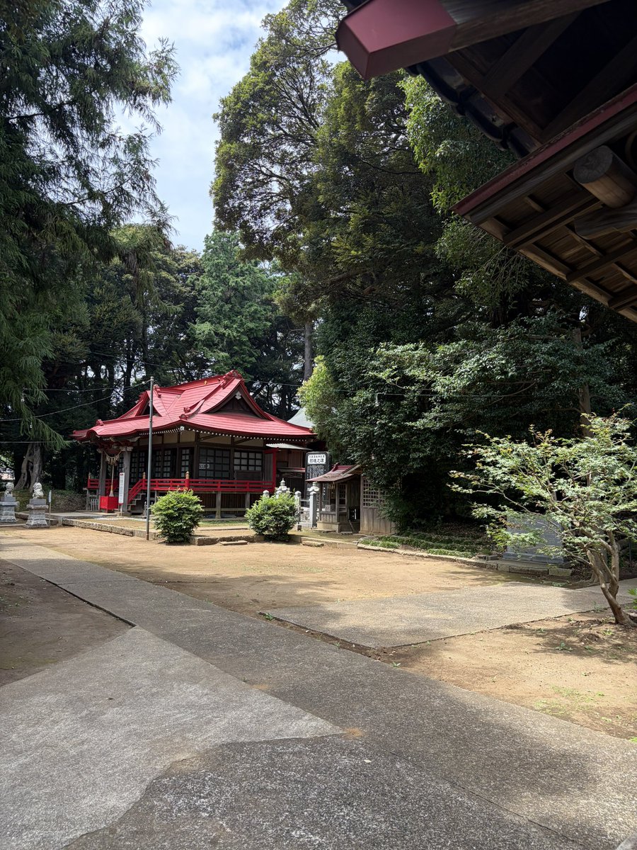 tanta1010's tweet photo. 今日も暑いです🥵
成田線で小林駅へ🚉
久々に鳥見神社参拝⛩️
なのはな御朱印拝受😊 https://t.co/7kuSSFXaHo