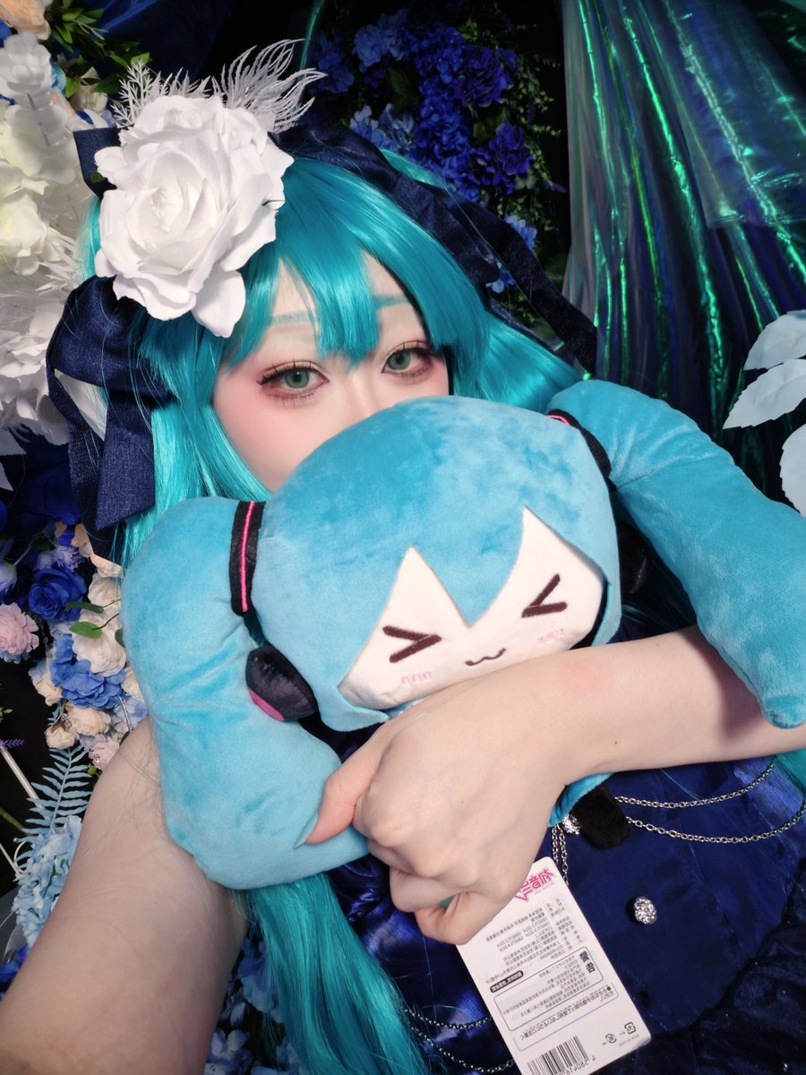 Lesyune's tweet photo. 미쿠 미쿠 https://t.co/QclWcAzJO7