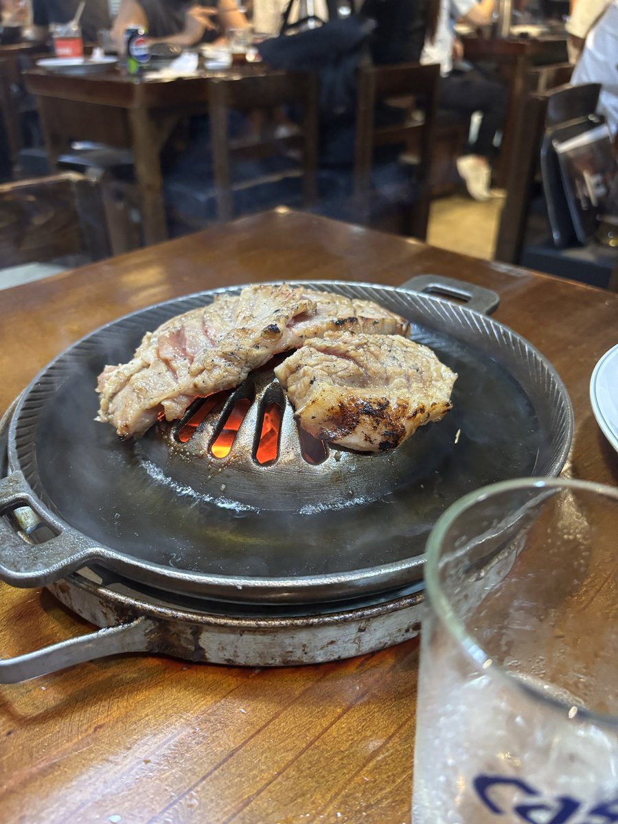 sunflowerboy84's tweet photo. 주말 낮. 먹고 마시고 자야 다음주를 살 수 있다. 얄리얄리얄라셩 https://t.co/ECKoRGKRFh
