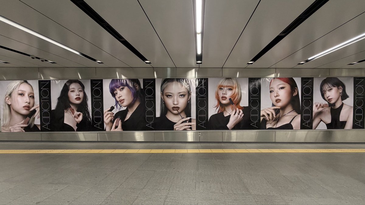 wata8__'s tweet photo. HANA×ADDICTIONのどデカ広告も拝んできたよ🥰🌹💋 https://t.co/mK73sdCxgK
