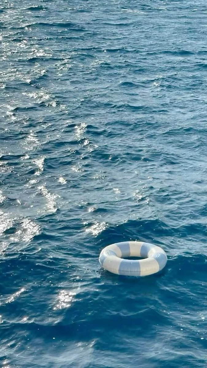 silenttearthh's tweet photo. summer core https://t.co/vH0rQ1FP2F