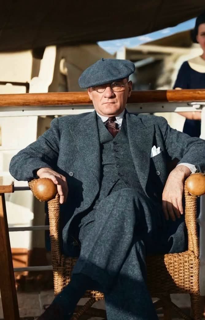 MorErdur's tweet photo. ⚠️yıl 1920ler  asalet  vizyona karizma ya örnek görsel Atam Türk Mustafa Kemal Atatürk" ne mutlu Türk'üm🇹🇷 diyene❤️ 👏👏 alaş✋🏻 https://t.co/1Fx7oz3Sd4
