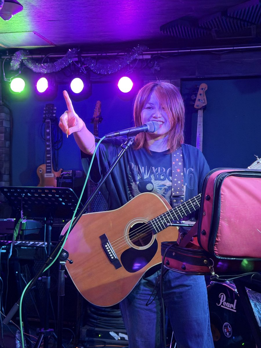 yuri_dr_sun's tweet photo. 2026.8.1 #円山町Music11 #渋谷nob vol.34
夏の暑さを爽やかに吹き飛ばすセトリでした
尖ってなくて柔らかい音なんだけど突き刺さってきました～
神僕は神だったなぁ
あちらこちらで花火大会があるってことで渋谷でも花火がブチ上がって楽しかった
#YuLyrics #YURI https://t.co/hDvGkk9pEM