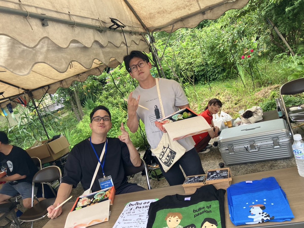 _bulbsofpassion's tweet photo. ライブすっごく楽しかったです。
見て頂いた方々、ありがとうございました。 https://t.co/S1Ji29gdIP