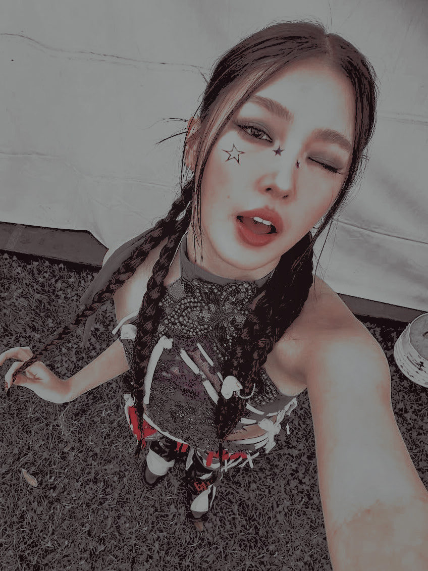 HVNGCHAE's tweet photo. ⠀⠀ 
𝑻he  quiet  maknae  hides  the  thickest  fucking  secret  under  her  stage  outfit…  one  heavy  swing  and  it’s  already  leaking  for  a  desperate  throat  to  milk  it  dry.
⠀⠀ https://t.co/jIgXEMz2f6