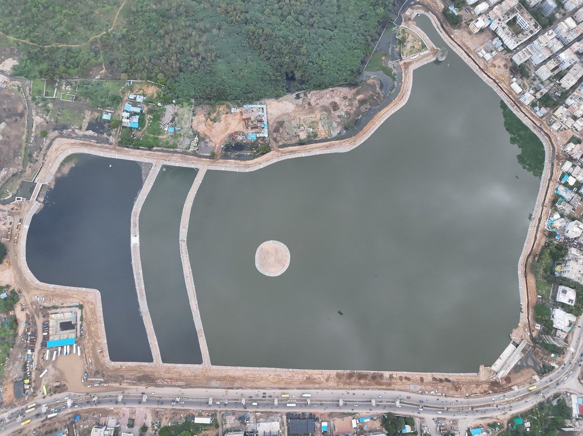 NewsMeter_In's tweet photo. #Hyderabad: 

#UppalLake is brimming with #rainwater following the recent showers, offering a refreshing sight for #residents.

The #inflow has significantly improved the lake's #waterlevel, bringing life back to one of the city's key #urbanwaterbodies. 

@Comm_HYDRAA https://t.co/705pfjcI2h