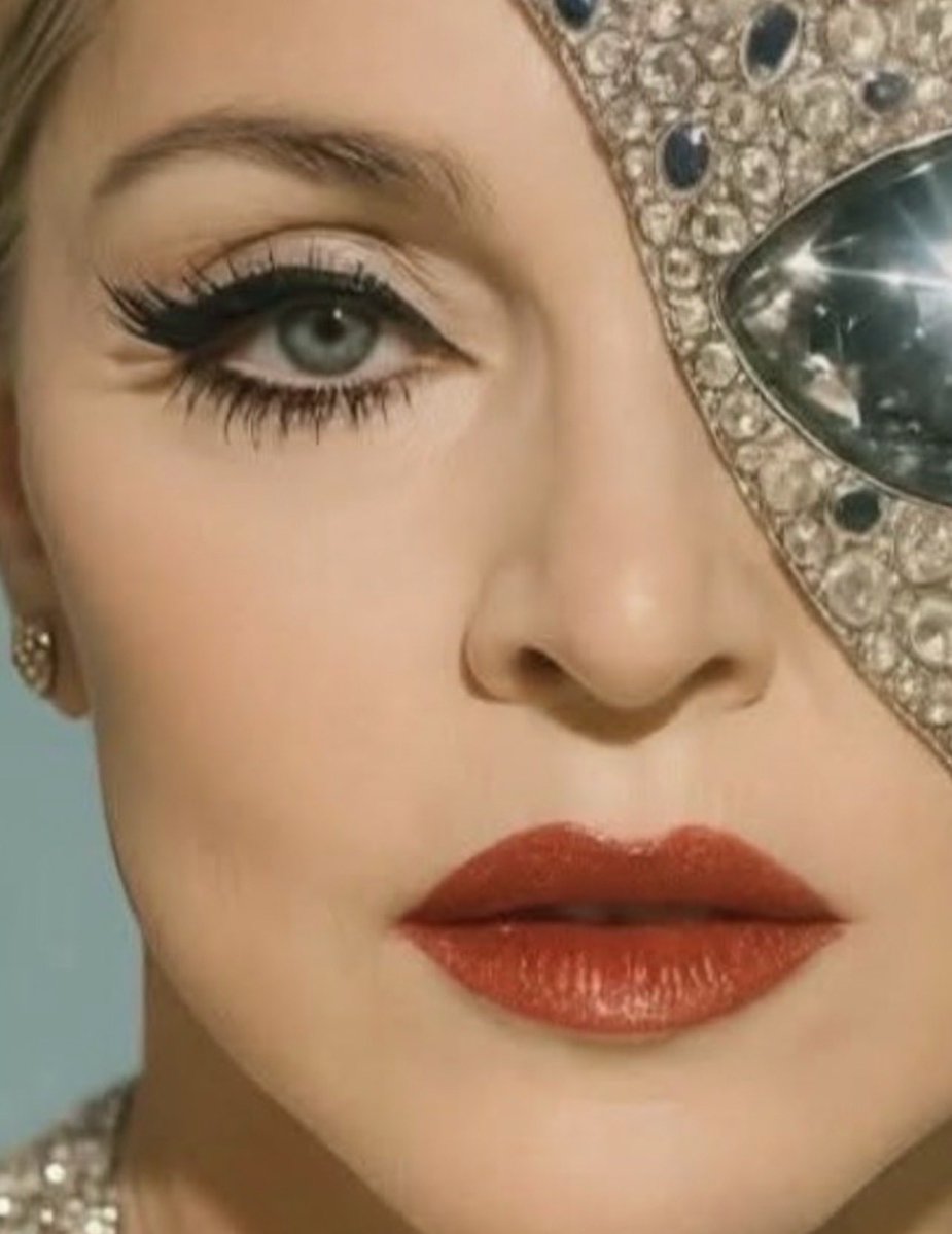 aaron_drako's tweet photo. What a interesting observation, not that anybody gives a shit except for me, but look how ageless @Madonna looks. Unless these pictures were taken a day apart . Incredible. Your friend AE-M1 @aaron_drako  XOXO https://t.co/TLATErmkFt