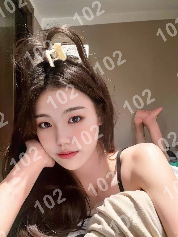 igitka's tweet photo. 日子虽然庸常，却有很多细碎的美好，如太阳温暖的光芒，洒落其上。
平江街道
👉助理@hyum74
久久连妹子白嫖勿扰
看上了请截图妹子便客服快速安排
#姑苏 https://t.co/2qXW4rdzMW