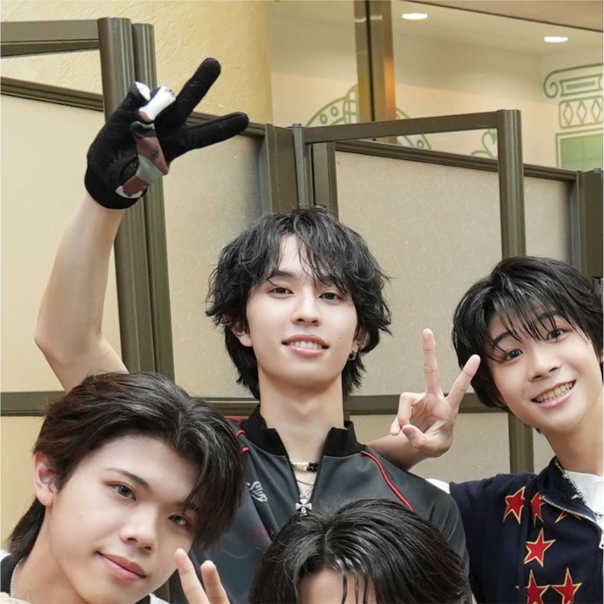 ___riiingo3___'s tweet photo. キラッキラの汗で、𝑷𝒂𝒔𝒔𝒊𝒐𝒏全開のゆうたくん見た後の真顔刺さる
ステージ上でしか見せないあの表情が好き https://t.co/qQPRWusD3m