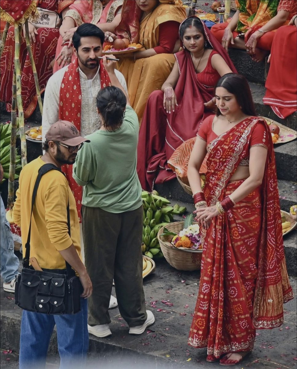 WithLoveBihar's tweet photo. For the first time we may see Chhath puja on the bollywood main screen. 

A leaked photo of an upcoming movie "Ye Prem Mol Liya" shows Ayushman Khurana and Sharvari Wag in Bihari attire at a set depicting Chhath puja in Mumbai. https://t.co/GeklwIChoZ