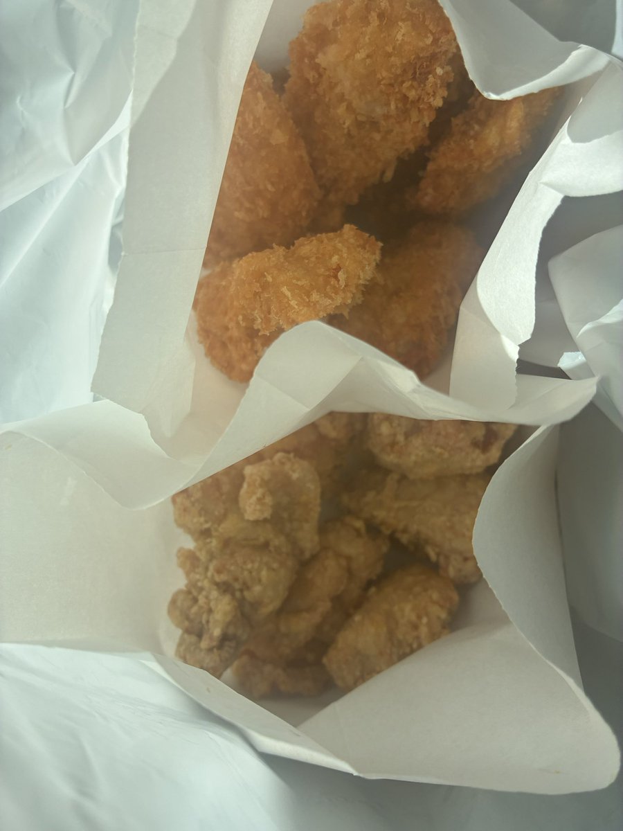 zzzeranjoe's tweet photo. 外に出るついでに美味い唐揚げ買いに来た https://t.co/8hN9EVJzQb