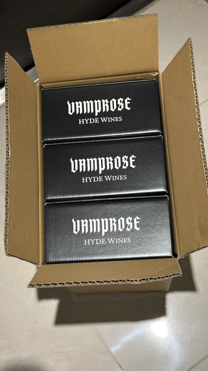 makotoilc's tweet photo. HYDEワイン🍷届いた🥰
楽しみ😊ラベルどれもかわいい https://t.co/EoUsS87HIo