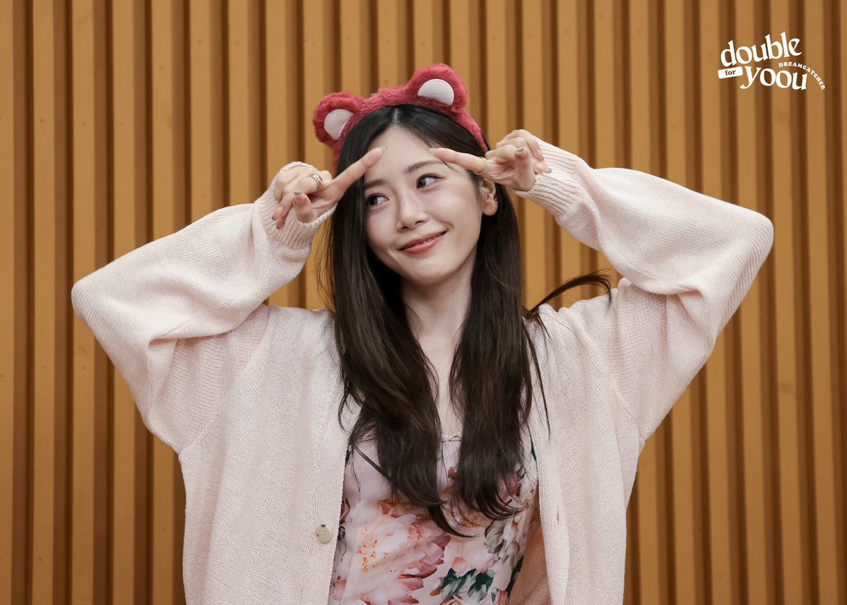 dc_doubleyoou's tweet photo. 260724 오피셜스토어 팬싸🐰

🌻해바라기? 아니 난 쥬바라기🩷

#드림캐쳐 #Dreamcatcher
#유아유 #UAU
#지유 #JIU
#Dreamcatcher_UAU https://t.co/Py1EVcwvQ9