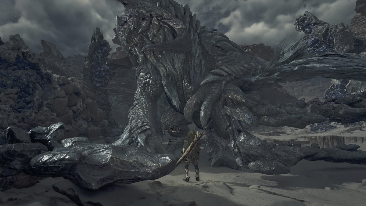 mrv87891's tweet photo. 最大金冠のアルシュベルド。（下の方にハンターが映ってます）元々ゴツいモンスターだけど最大金冠ともなるとめちゃくちゃでかい。

因みに体長は20m

 #鎖刃竜調査記録 https://t.co/7KL4hctTRp