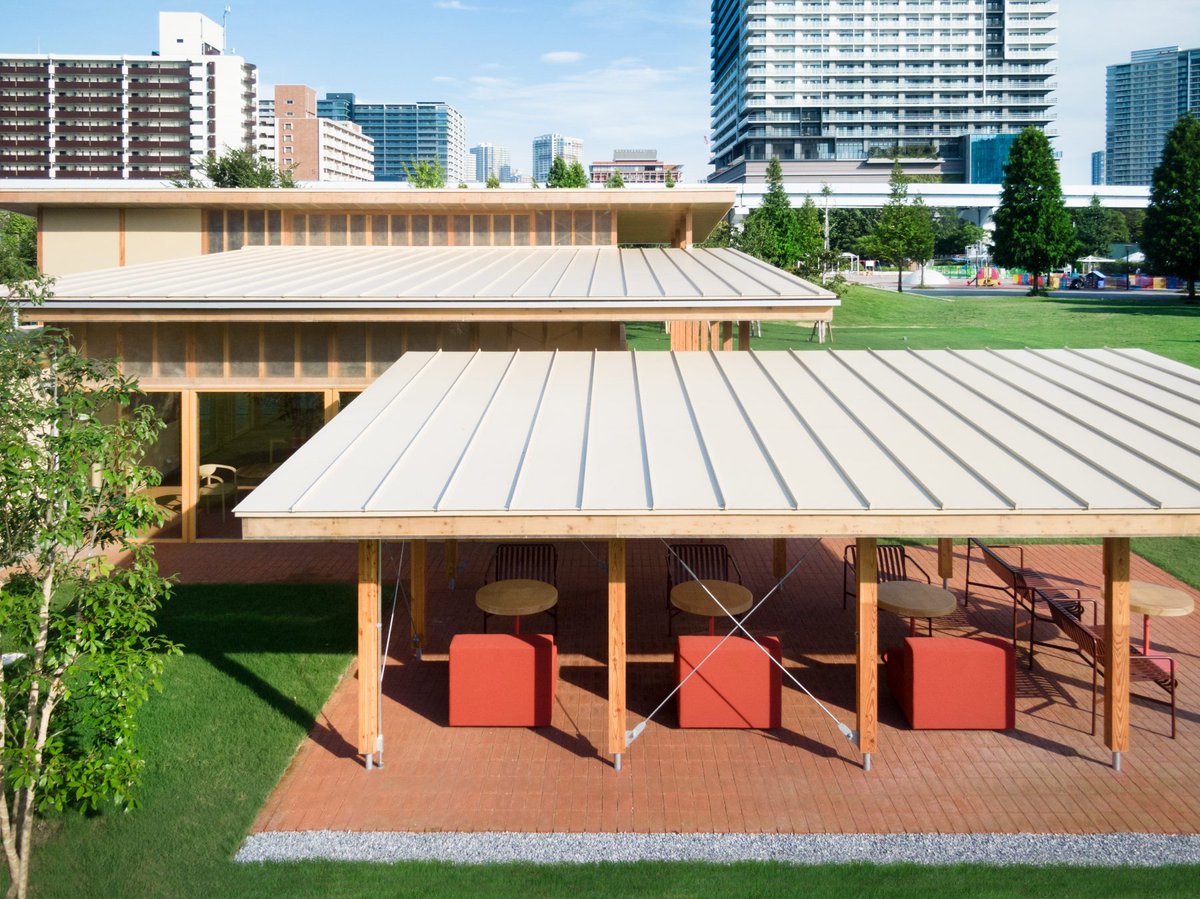 BotKenchiku's tweet photo. 「Blue Bottle Coffee Toyosu Park Cafe」／Schemata Architects https://t.co/VRo9MYLhC5