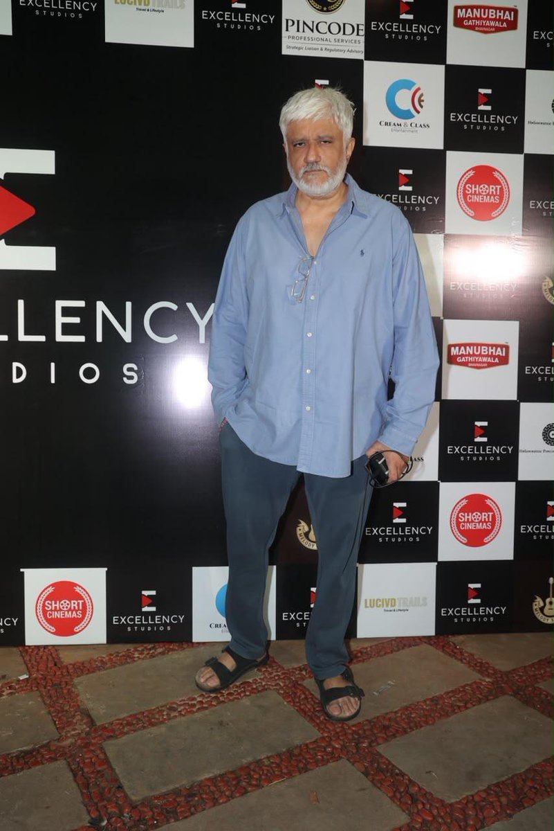 Gaurav_Taware's tweet photo. Every great film begins with a bold vision. Congratulations to Producer Ravinder Kumar on launching a new production house, with the announcement shared by Taran Adarsh @taran_adarsh. Looking forward to amazing storytelling! 🍿🎬 #ExcellencyStudios

https://t.co/3FZXLXOdkX