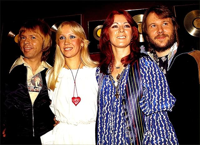 ABBAJAPAN's tweet photo. 誰もが知っている、70年代の気分が晴れるポップソング4選 #ABBA #LITTLESTAR #UNIVERSALMUSIC #POLARMUSIC #MONOMUSIC #DANCINGQUEEN #THEJACKSON5 #EARTHWINDFIRE #ELTONJOHN https://t.co/YqXtWR7HyG https://t.co/yjUB2nNFMu