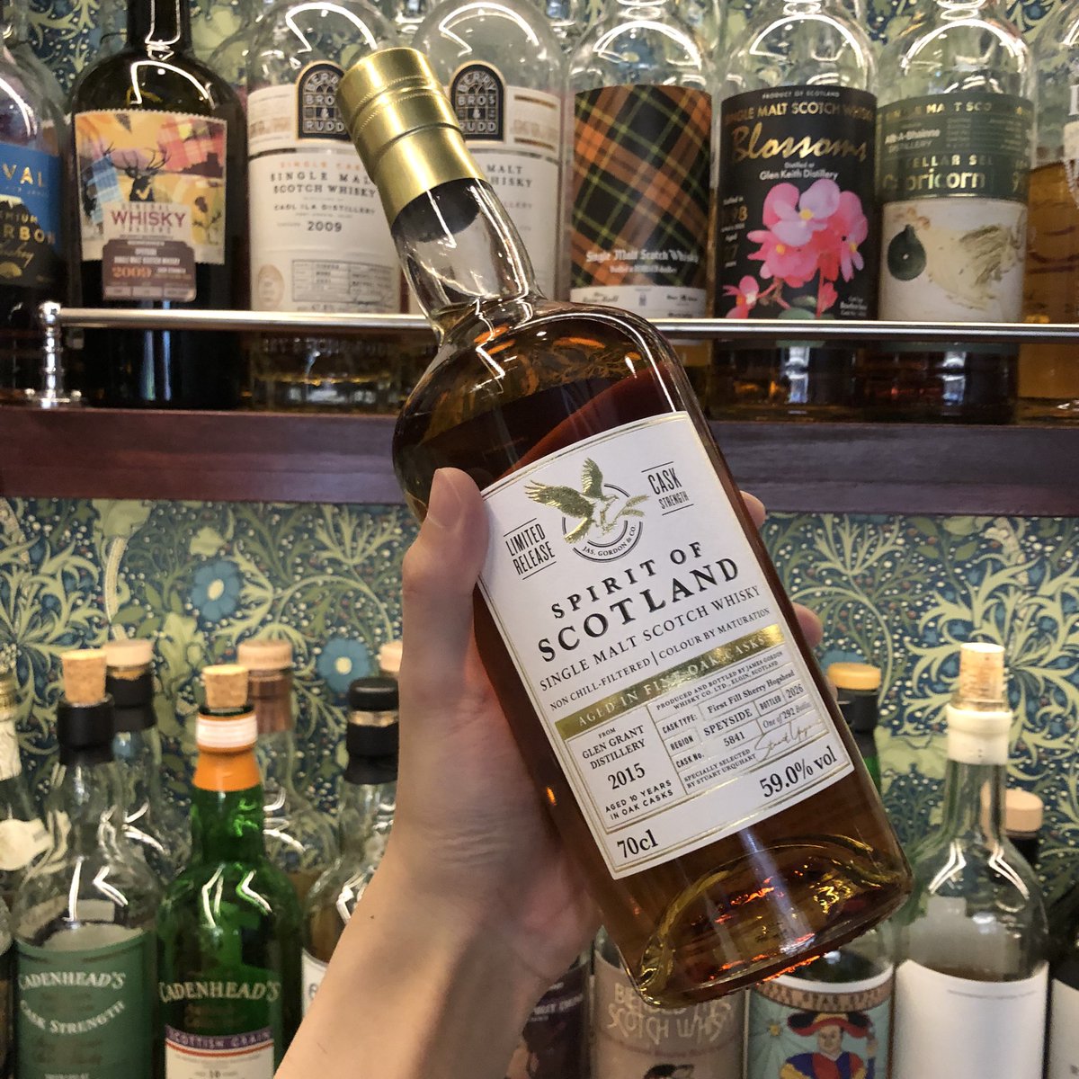 sakekino's tweet photo. 【こんにちは！】
お酒の美術館 新宿紀伊國屋、本日もゆったり営業中です◎
 
スピリットオブスコットランド
グレングラント2015 11y
¥1,200/15ml
 
アプリコットジャム、青リンゴ、オランジェットに、金木犀や麦の穂のような秋の香りが抜けて良い飲み心地です！是非！
 
#お酒の美術館 #TWLC https://t.co/1398DkfMNe