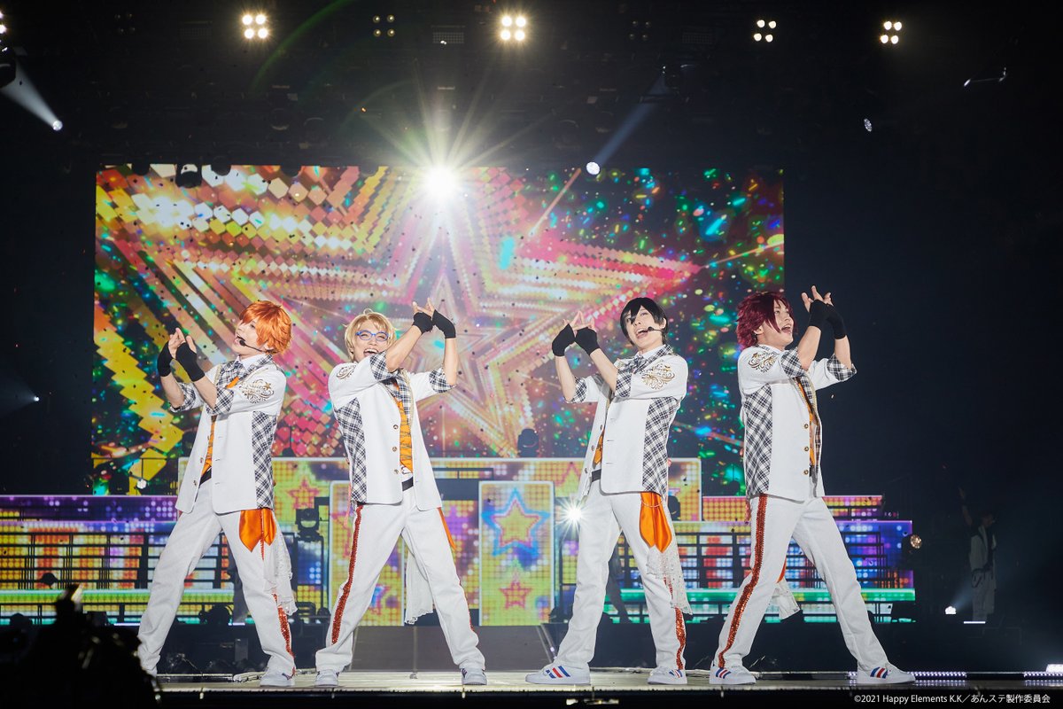 ensemble_stage's tweet photo. 🌟配信情報🌟
『あんさんぶるスターズ！THE STAGE』
-10th Anniversary LIVE-

初日公演の見逃しSTART！
ぜひお楽しみください✨

📅配信公演
8/1(土)13:00初日公演
🎁配信特典
終演後生コメント映像
（キャスト：山本一慶、富園力也、梶田拓希、橋本祥平）

3公演通しチケットも好評販売中！

🔽詳細はこちら
https://t.co/yyGWt5oLsA
#あんステ