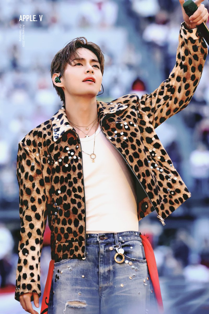 APPLE_V_KR's tweet photo. 260717
ARIRANG WORLD TOUR IN PARIS DAY 1
태형 🐯
#TAEHYUNG #BTSV #BTS_WORLDTOUR_PARIS https://t.co/HEbKx17iWw
