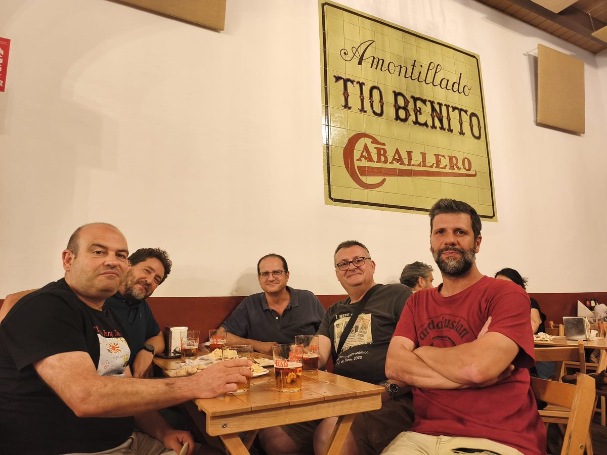 SanchoMateos's tweet photo. Primer dia de la #6KedadaLúdicaGastronómica...
Empezamos con un #BrotherhoodUnity, qué ganó el Serbio,pero qué estuvo a punto de perder por la intervención de la OTAN.... tb probamos un nueva idea de @Franjmariscal ...5 gladiadores luchando por la gloria #Morituri !! https://t.co/JWarP53vOL