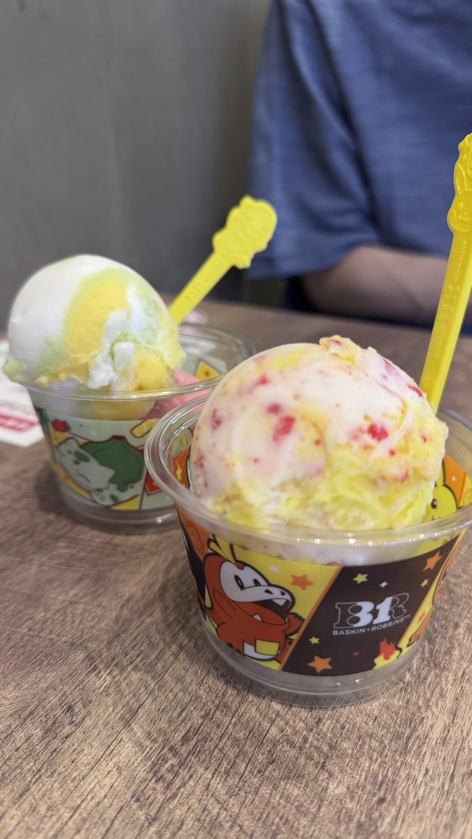 haruka6969's tweet photo. サーティーワンポケモンダブルカップ
ホゲータとモクローちゃんのステッカーが出るまでは頑張りたい、、
うう、スモールダブルでお腹いっぱいだ、、_:( ´ ཀ ` ): https://t.co/IjIPQPytD7