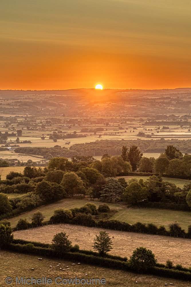 Glastomichelle's tweet photo. Lammas blessings from Glastonbury Tor. It was a beautiful morning and lovely sunrise. Lammas means "loaf-mass," and marks the very first grain harvest of the year. Lammas/Lughnasadh A few photographs from this morning. https://t.co/f4nHgCOUJD