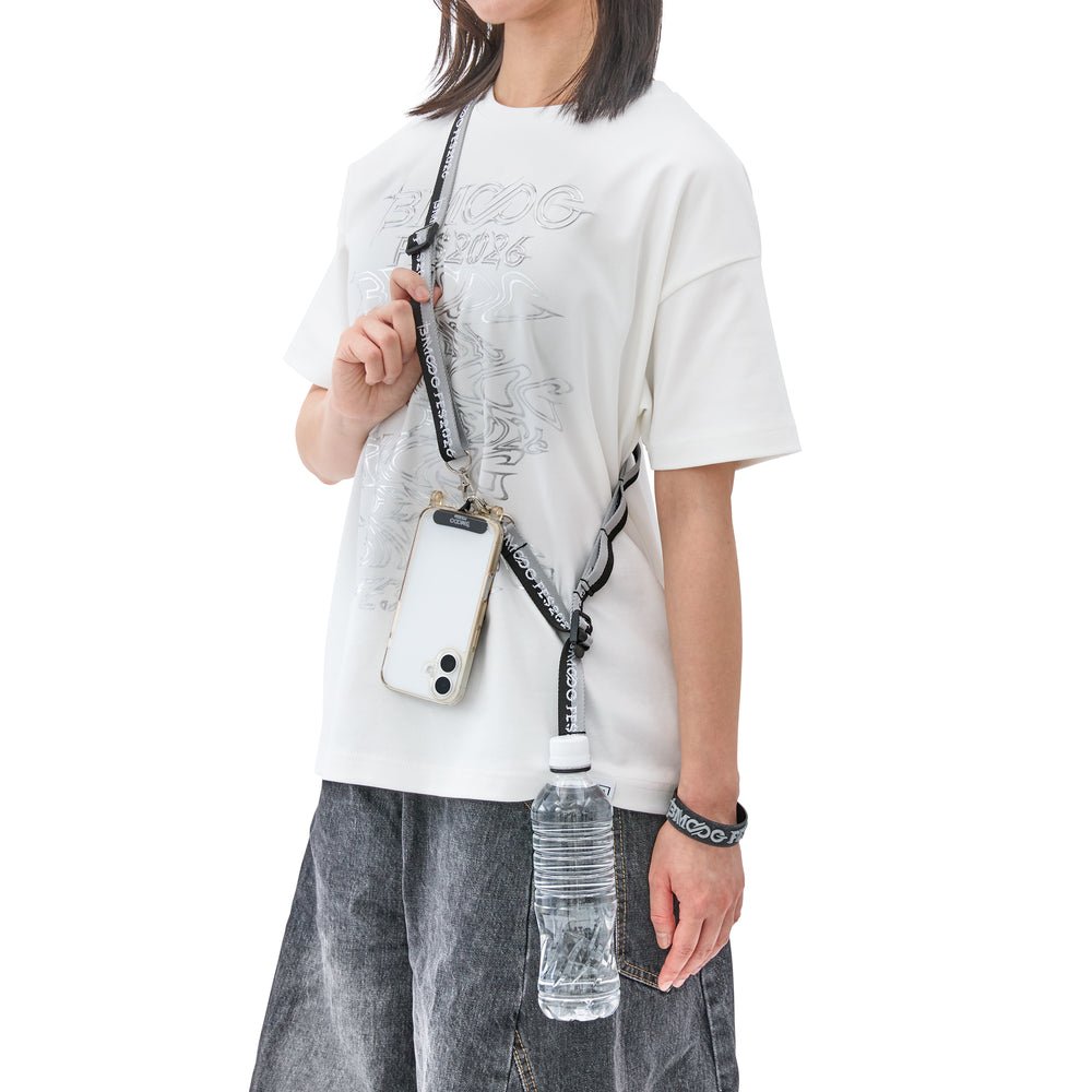 THEFIRST_fans's tweet photo. 【BMSG FES’26 公式グッズ】
『BMSG FES'26 ショルダーマルチストラップ』
¥2,500

ペットボトルホルダーとフォンタブが付属したマルチストラップ。
ライブや外出時のアイテムを身軽に持ち歩けます。

https://t.co/tigAj5u6Fs

#BMSGFES @BMSG_official https://t.co/10129KXAHt