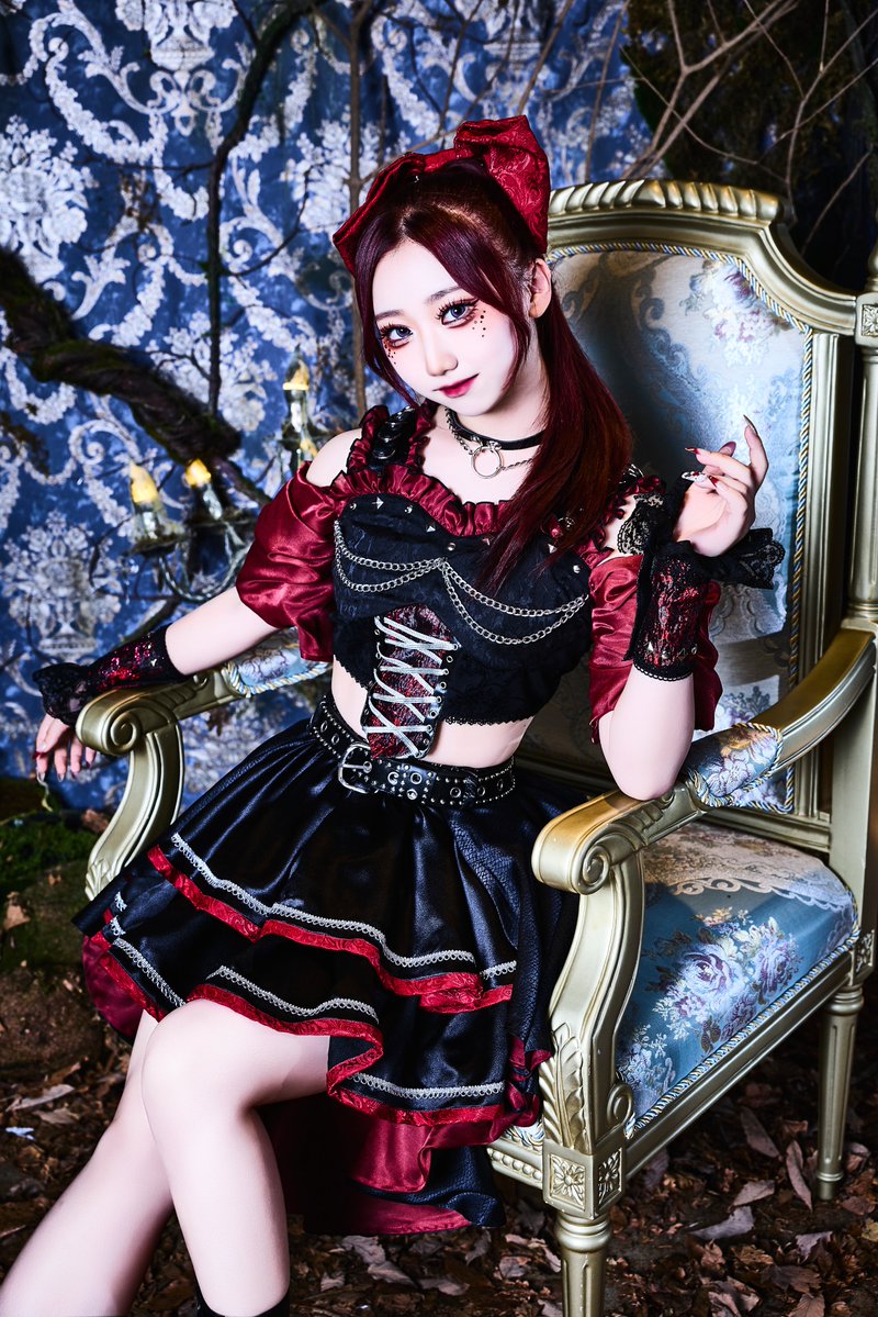 Sinners_Parade's tweet photo. 【1人目ビジュアル公開】

❦❦❦❦†❦❦❦❦†❦❦❦❦

「この行進（パレード）、ついて来られる？」

✟メンバーカラー✟
🟥Red

【罪の刻印】
薔薇（いばら）の刻印🌹

深紅りんか
https://t.co/ym2F5mg1n7

2026.8.2 PM9:00 2人目公開 https://t.co/Xs9AAEvKZL