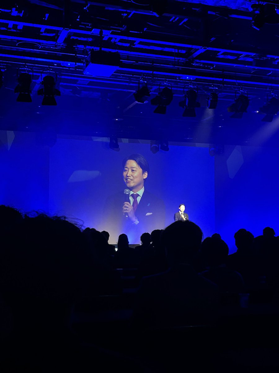 ss_yamamoto1994's tweet photo. StockSun10周年記念パーティー始まった！！
すげぇー！ https://t.co/KPjxd8e01s