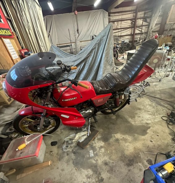 jidoushatounan's tweet photo. 【バイク盗難情報】千葉県千葉市稲毛区でカワサキ Z250FTの盗難被害がありました！
近隣の方はご注意ください！

■車種：カワサキ Z250FT
■日時：2026年7月19日
■被害場所：千葉県千葉市稲毛区穴川
■ナンバー：3482
■特徴：旧車會仕様、ロケットカウル、三段シート、4本出しマフラー

■オーナー（投稿主）コメント：些細な情報でもいぃので連絡ください。 絶対見つけたいのでみなさんのご協力よろしくお願いします。 拡散よろしくお願いします。
■オーナー（投稿主）連絡先：(Instagram): https://t.co/Bo75iV714P

詳細URLと拡散用動画はリプ欄です
拡散希望、ご協力お願いします！