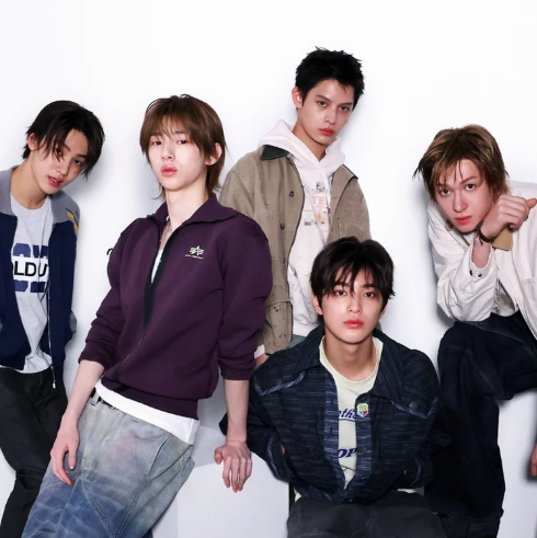 AboutMusicYT's tweet photo. CORTIS is featured on Billboard's 21 Under 21 list. They are the only kpop group on the list.

"Vibrant South Korean pop quintet CORTIS is one of the fastest-growing pop acts on the Billboard charts." https://t.co/pu1PVEDboB