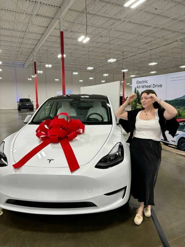 CEOOFTESLA3b's tweet photo. Elon Musk is empowering different people from different parts of the world financially, which you don't have to pay to get started. https://t.co/O0I3qIcEpd
