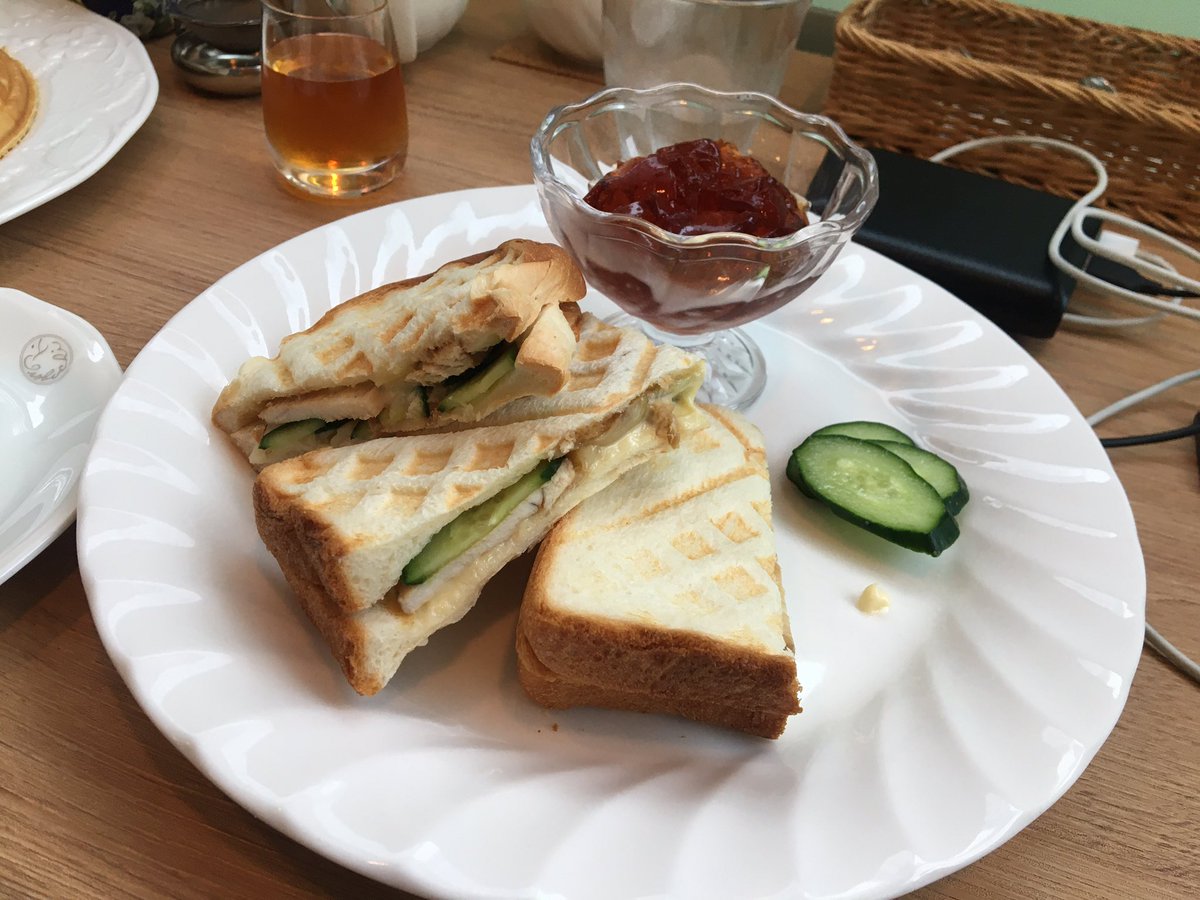 ReZel267's tweet photo. 紅茶専門店ハーヴェストさんにて。 https://t.co/5NXgvIgqiO