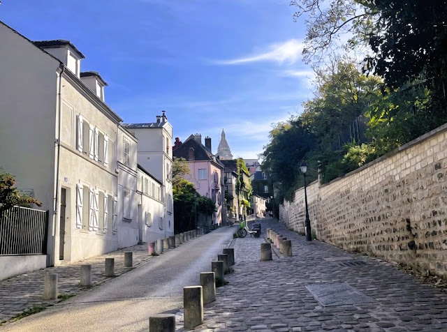 Paris_all_about's tweet photo. Rarely this quiet - Rue de l'Abreuvoir in Montmartre.
https://t.co/9RxfnU4SID... https://t.co/kq4GJ6Y87K