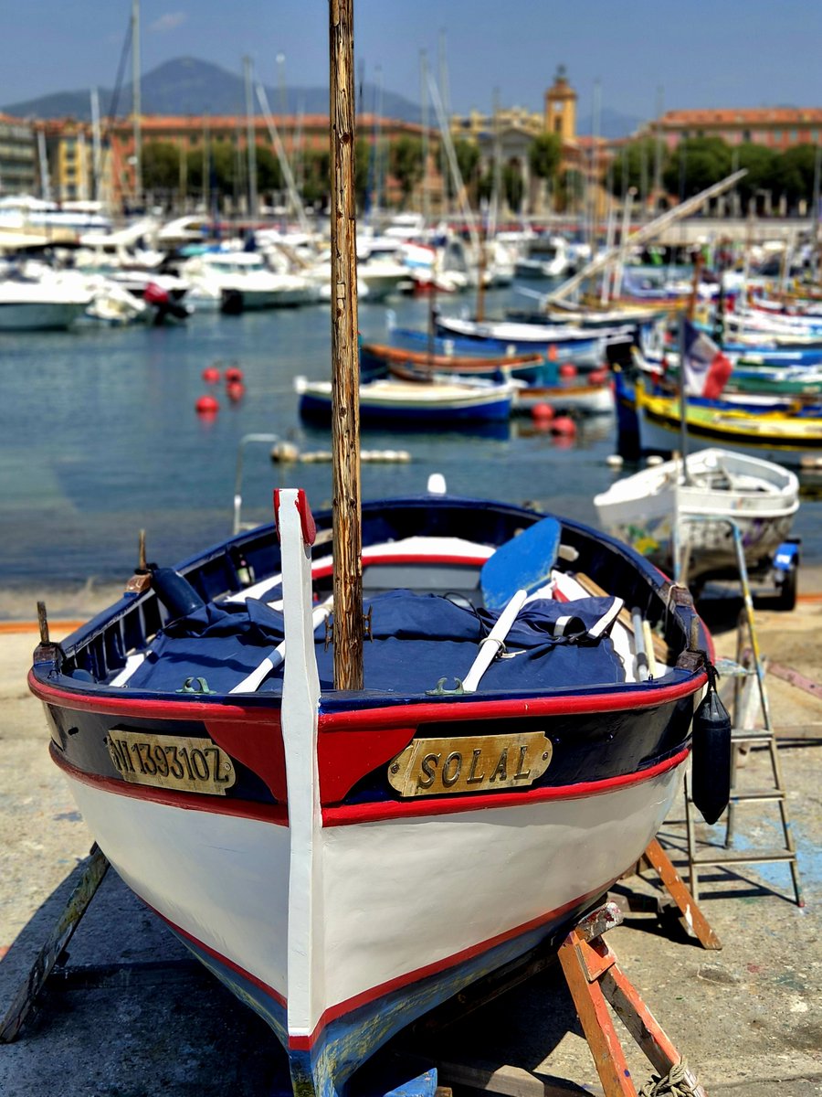 cd_land's tweet photo. Bon WE 🌞
Bonnes vacances aux Aoûtiens 🛶
#PortdeNice #pointusdeNice https://t.co/79CkPBj13Z