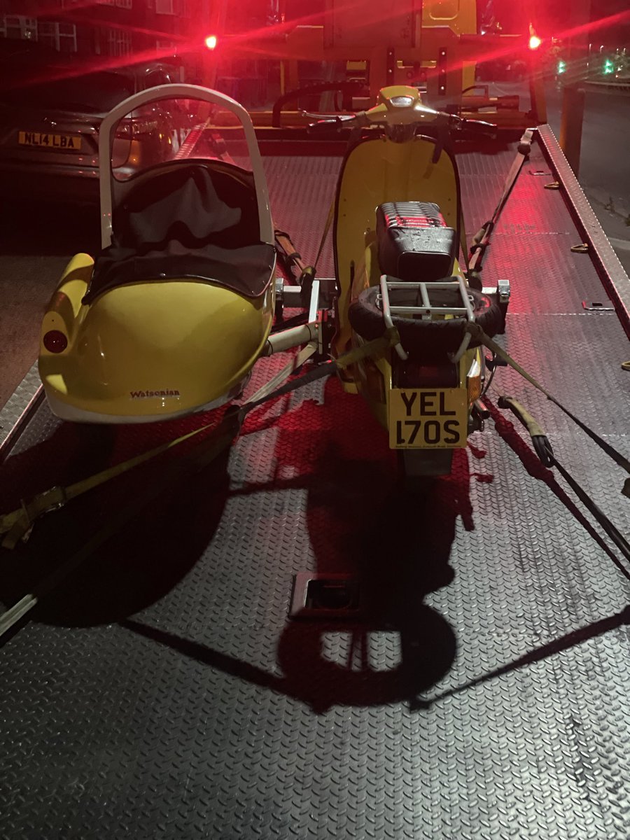 Doug_Turner's tweet photo. Broke down, clutch burnt, trailered and returned #Lambretta #sidecar #AF #ArthurFrancis https://t.co/e37KWjQIqR