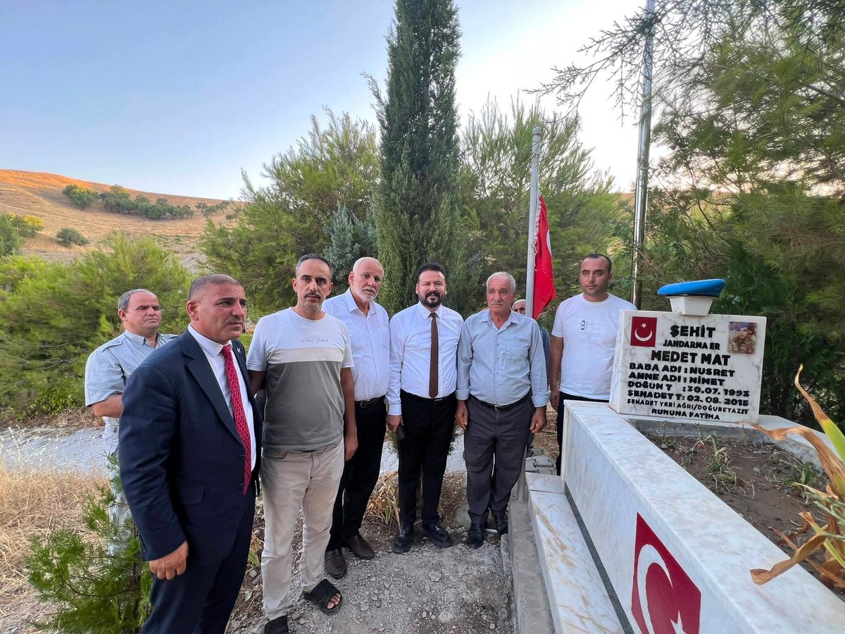 Halittoprakk's tweet photo. Yeniden Refah Partisi Adıyaman İl Divan Toplantımızı, Genel Başkan Yardımcımız Sayın Cengiz Erduran, İl Başkanımız Sayın İsmail Demir ve kıymetli misafir başkanlarımızın katılımlarıyla Kahta ilçemizde gerçekleştirdik. https://t.co/HGka5TqHYU