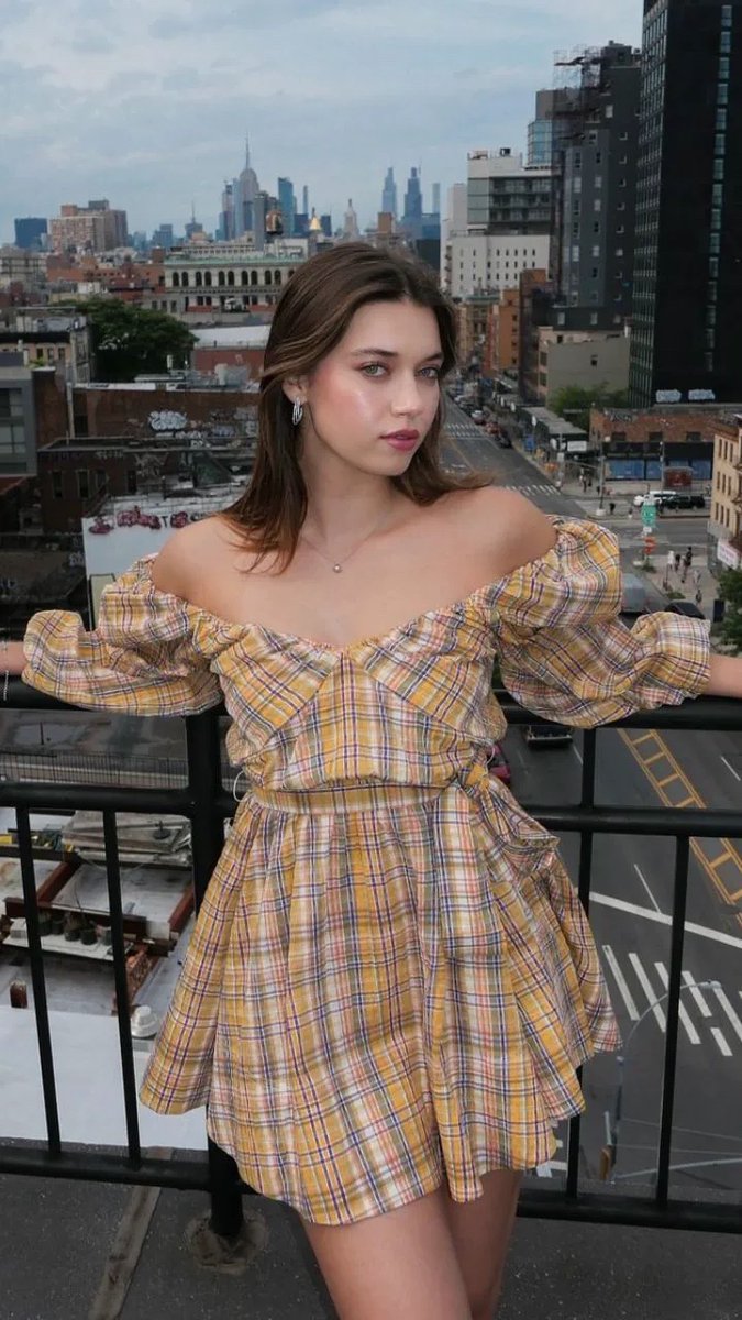 Diorgirlx's tweet photo. afra saraçoğlu https://t.co/2lmt3VaAk1