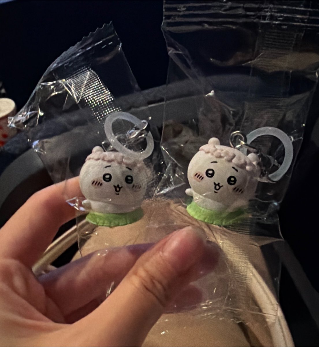 __min_31's tweet photo. @1 【交換】　ちいかわ　映画　特典　入場特典
めじるしチャーム

譲 : ちいかわ ×2

求 : うさぎ　ハチワレ　(ラッコ)

本日イオンモール福岡にて手渡しで交換できる方を探しております。 https://t.co/Tvpddit7pH