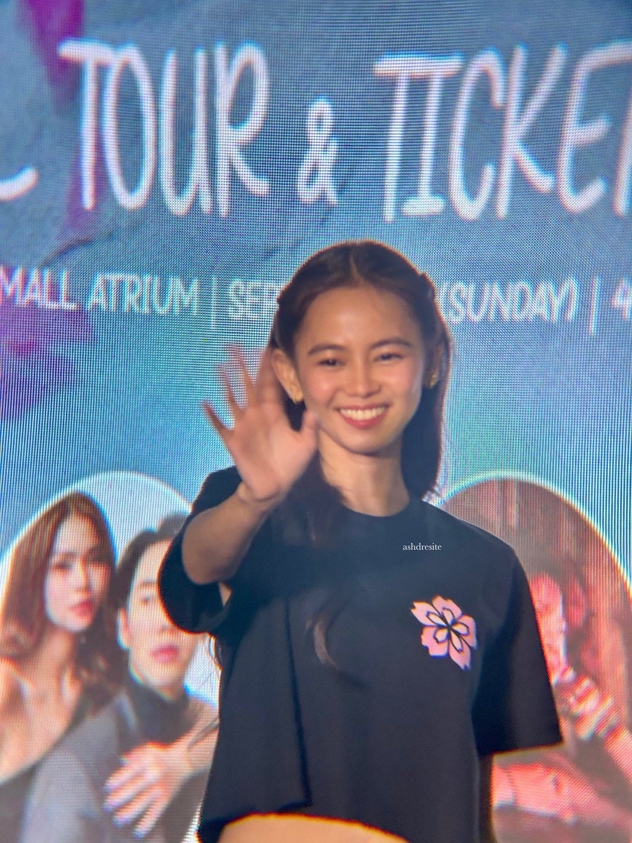 MARIA_MYASHDRES's tweet photo. Ash was born to conquer the stage 

ASHTINE BOTEJYU MALLSHOW https://t.co/jmQgGh7xsm